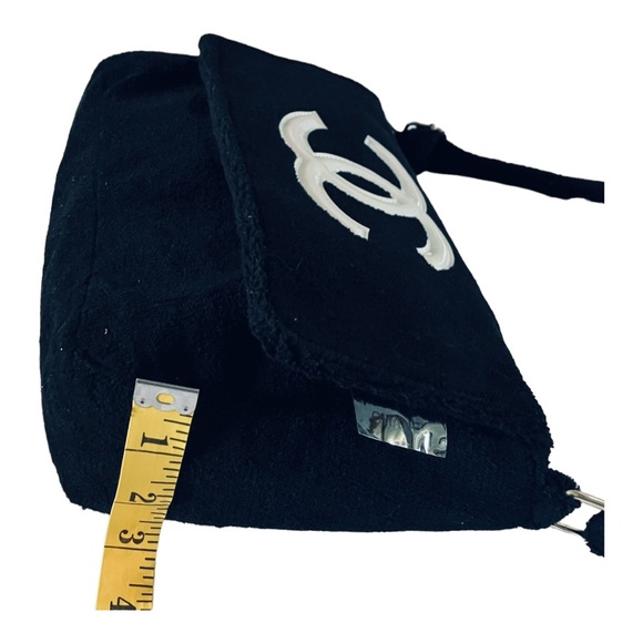 Authentic Chanel Crossbody or Shoulder bag - Picture 7 of 11